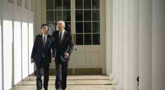 US Praesident Biden begruesst Japans Verteidigungsreformen und sagt der Kishida Allianz stark