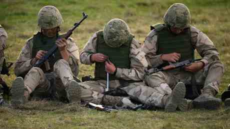 USA starten erweitertes Training fuer ukrainische Truppen in Deutschland —