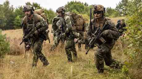 USA verstaerken militaerische Zusammenarbeit mit NATO hoffnungsvoll — World