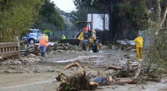 Zehntausende evakuieren kalifornische Stuerme mit 17 Toten