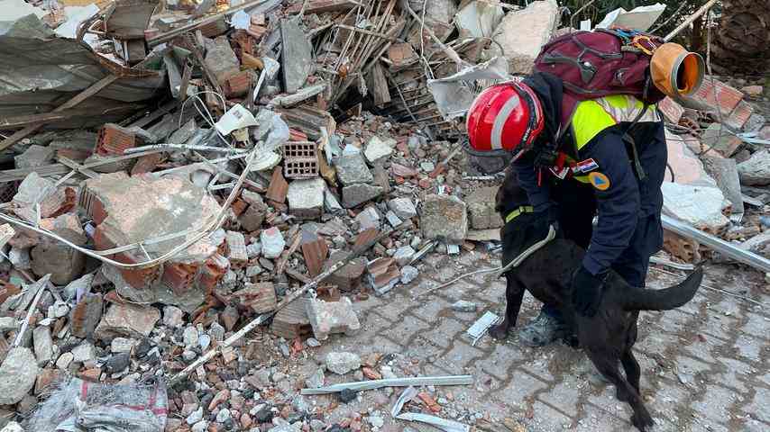 1676147942 342 Unglaube in der vom Erdbeben verwuesteten Stadt Antakya Im