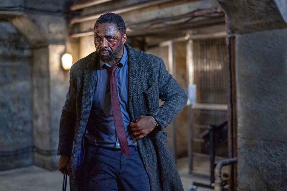 Rezension - Luther: The Fallen Sun versetzt Luther in einen James-Bond-Film, der Skyfall verpflichtet ist, aber Idris Elba die Kontrolle über die Erzählung behält.