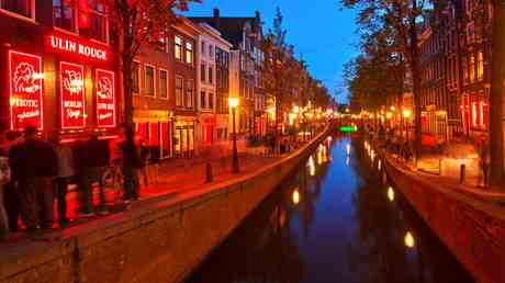 Amsterdams Rotlichtviertel geht hart gegen Cannabis vor — World