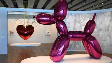 Besucher bricht 42000 Dollar Skulptur „Balloon Dog auf der Kunstmesse – Unterhaltung