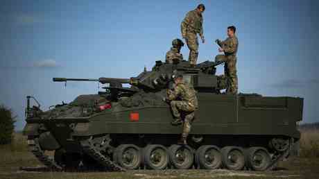 Britisches Militaer „ueberdehnt durch Bemuehungen die Ukraine zu bewaffnen –