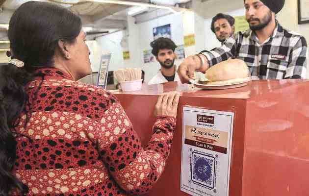 Chole bhature stalls to mobile shops RBIs Testlabors fuer E Rupien