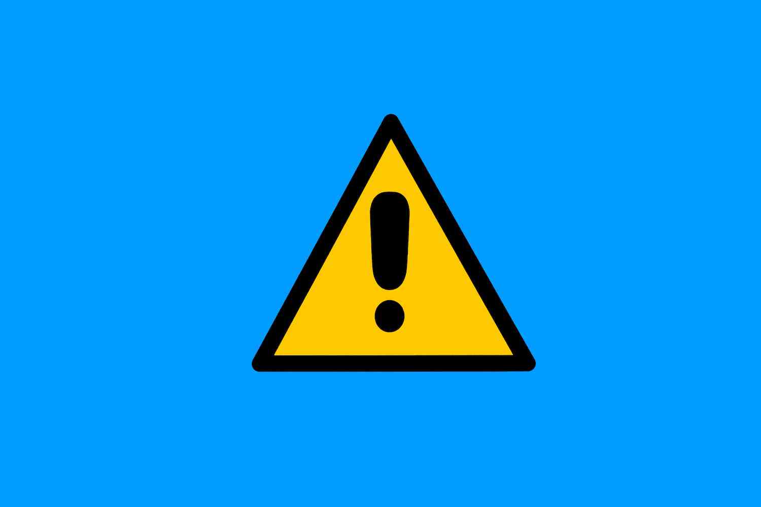 Warnschild mit gelbem und schwarzem Dreieck mit Ausrufezeichen auf blauem Hintergrund.  Gefahr, Risiko, Vorsicht, Aufmerksamkeit, Verkehrszeichen und Pflegekonzept.