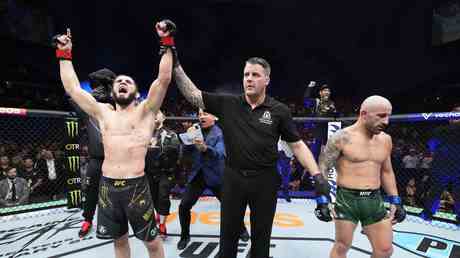 Der russische Star entthront den Pfund fuer Pfund Koenig der UFC — Sport