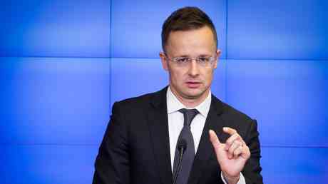 Der ungarische FM erklaert was ihn an der EU verwirrt