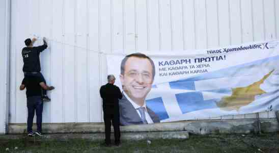 Die Abstimmung fuer die zypriotische Praesidentschaft beginnt mit 3 Spitzenkandidaten