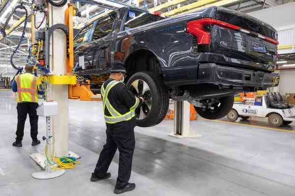 Die Produktion von Ford Lightning bleibt fuer eine weitere Woche