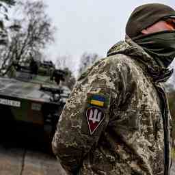 Die Verteidigung entsendet weitere 230 Soldaten um ukrainische Soldaten auszubilden