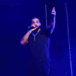 Drake ueber seine laecherliche Verlobungskette „War nur ein Scherz