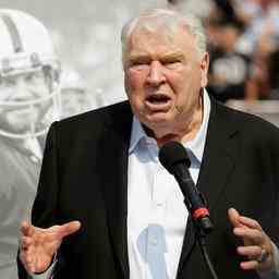 Dramaserie im Entstehen ueber die American Football Ikone John Madden Filme