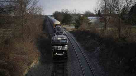 Ein weiterer Zug entgleist nach einem Chemieunfall in Ohio —