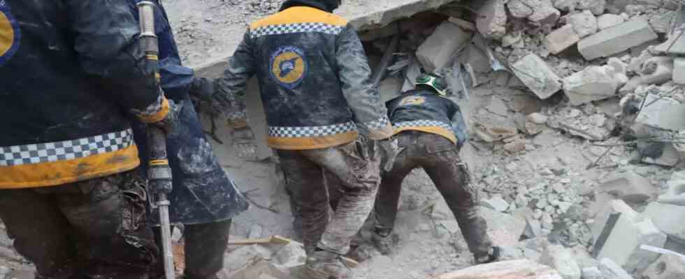 Erdbebenverwuestung bringt Elend ueber die vom Krieg heimgesuchten Syrer im