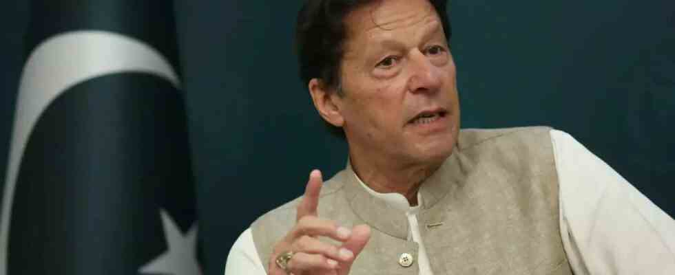 Imran Pakistanisches Gericht gewaehrt Ex PM Imran im Fall Toshakhana vorlaeufige