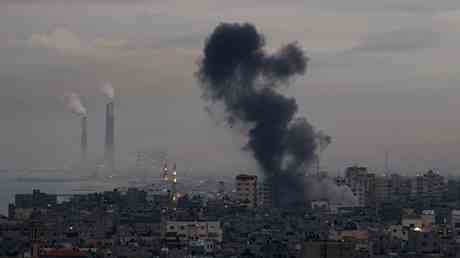 Israel startet Luftangriffe auf Gaza — World