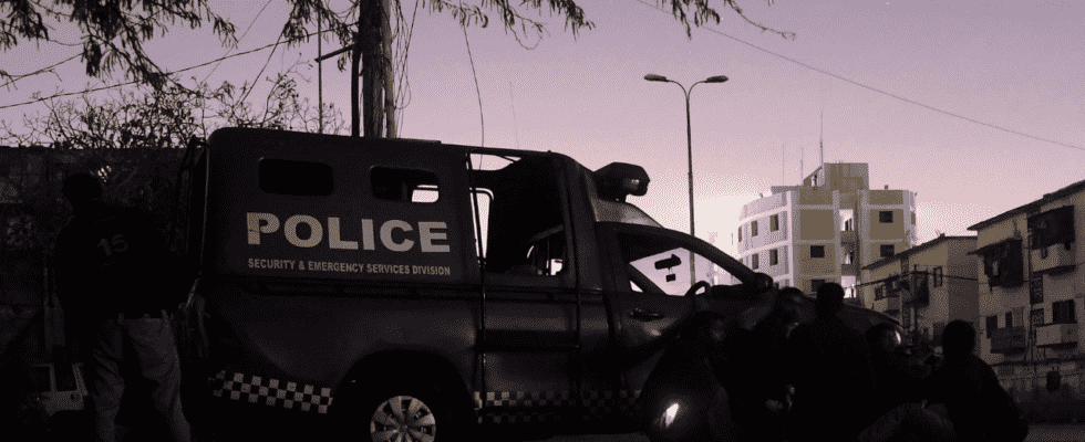 Karachi Nach einem Angriff auf ein Polizeigelaende im pakistanischen Karatschi