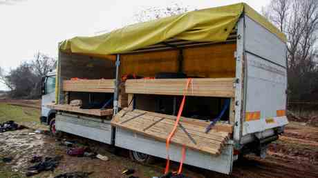 Leichen von 18 Migranten verlassen in Lastwagen gefunden — World