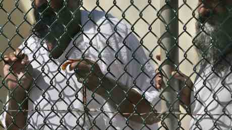 Maenner die seit 2004 ohne Anklageerhebung in Guantanamo festgehalten werden