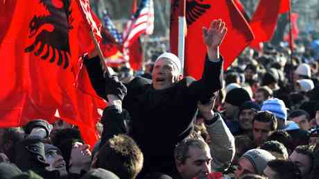 Nach 15 Jahren „Unabhaengigkeit ist klar dass das Kosovo ein