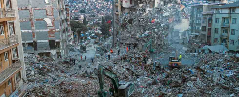 Neues Erdbeben trifft die Tuerkei und Syrien und toetet sechs