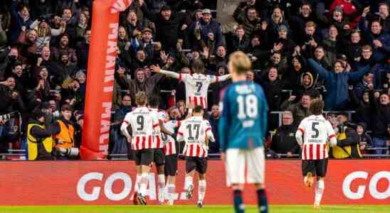 PSV gewinnt teilweise durch De Jongs Jubilaeumstor gegen den FC