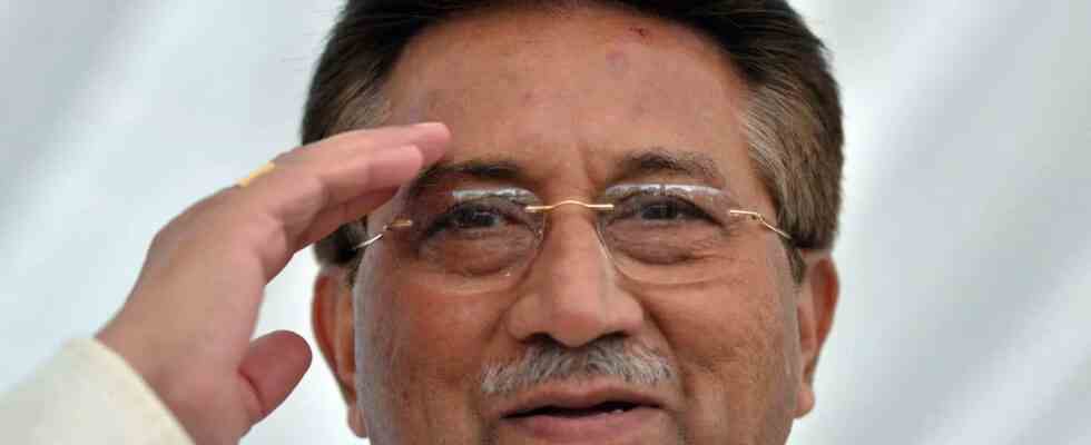 Pakistan ist aufgrund des Erbes des Militaerherrschers Musharraf gespalten