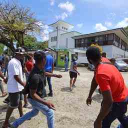 Protestfuehrer Suriname meldet sich bei der Polizei Reisehinweise wegen Unruhen