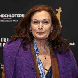 Schauspielerin Liz Snoijink wurde erfolgreich gegen Krebs behandelt Verleumden