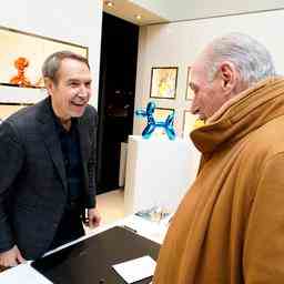 Skulptur Jeff Koons im Wert von 40000 Euro in Scherben