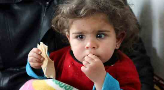 Syrisches Kleinkind ueberlebt Erdbeben aber Mutter und Geschwister kommen ums