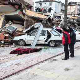 Tuerkische Journalisten von der Polizei wegen Berichterstattung ueber Erdbeben befragt