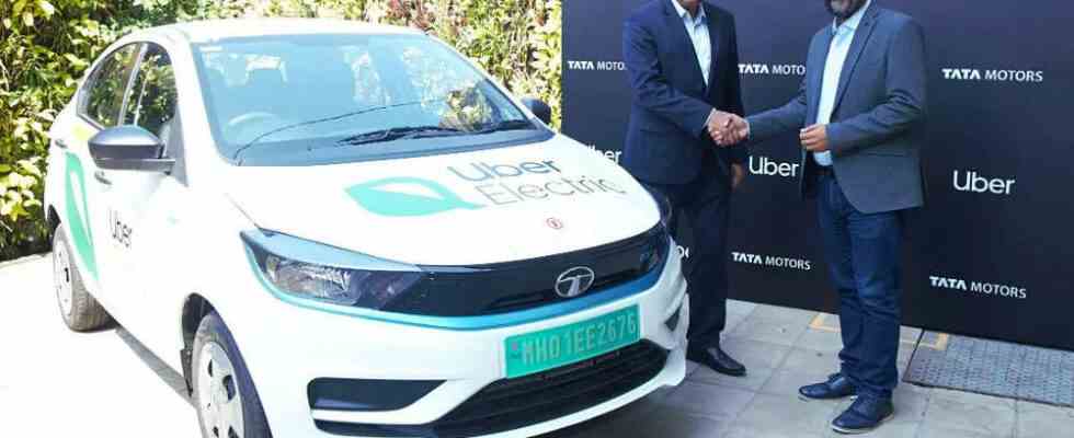 Xpres Tata Motors und Uber unterzeichnen eine Absichtserklaerung um 25000