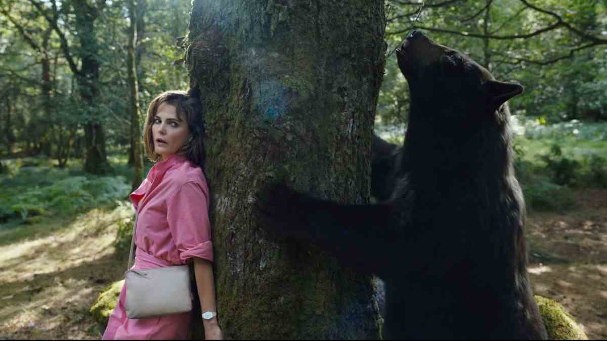 Cocaine Bear Is a Pre-Packaged Cult Hit – Diskussion darüber, was Kultfilm ist und wie sich die Natur des physischen Teilens von VHS/DVD-Filmen verändert hat