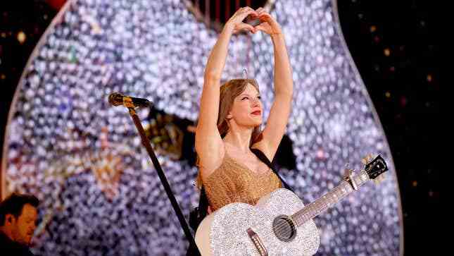 Bild für Artikel mit dem Titel Taylor Swift’s The Eras Tour Is a Fever Dream High