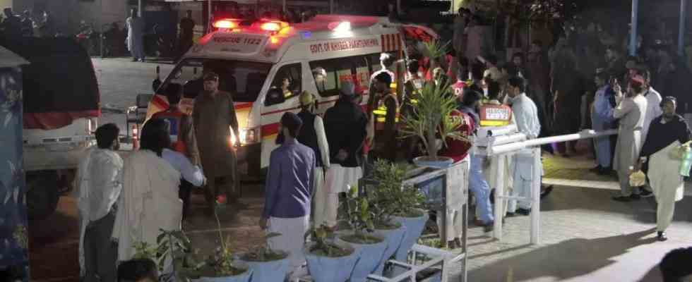 9 Tote als starkes Erdbeben Pakistan und Afghanistan erschuettert