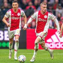 Ajax und Tabellenfuehrer Feyenoord arbeiten an der letzten Phase des