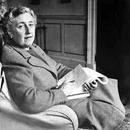 Auch Buecher von Agatha Christie angepasst von Empfindlichkeitslesern Buch