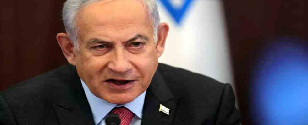 Benjamin Netanjahu feuert Verteidigungsminister weil er einen Stopp der Justizrevision