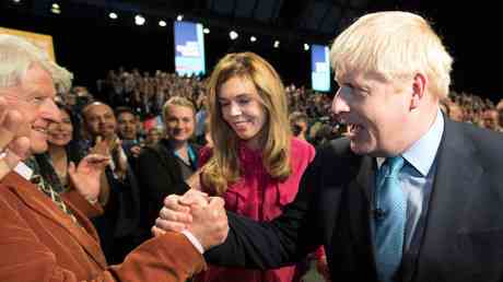 Boris Johnson entzuendet den Streit um Vetternwirtschaft wieder — World