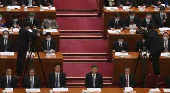 China setzt bei Eroeffnung des Parlaments ein Wirtschaftswachstumsziel von rund