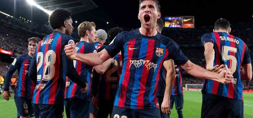 Der FC Barcelona schlaegt Real dank spaetem Tor und macht