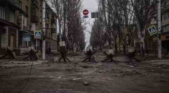 Die Ukraine sagt dass die russischen Streitkraefte in der Frontstadt