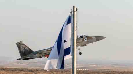 Elitepiloten der Luftwaffe schliessen sich Protesten in Israel an —
