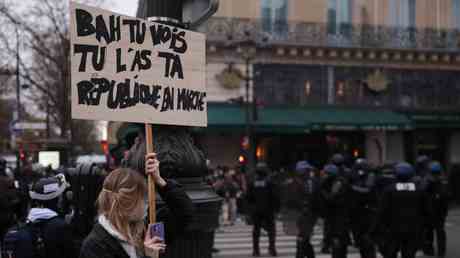 Frankreich kritisierte „uebermaessige Gewalt gegen Proteste — World