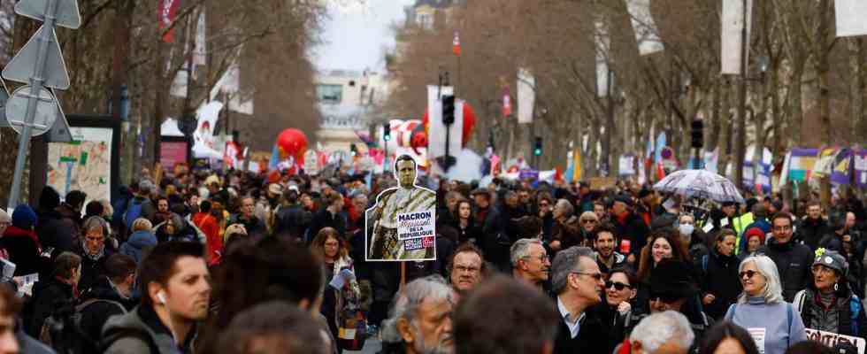 Frankreich verbietet Rentenproteste gegenueber dem Parlament