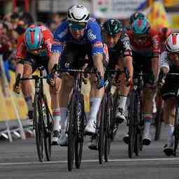 Groves gewinnt auf Rad Teamkollege in Katalonien Roglic pariert Angriff