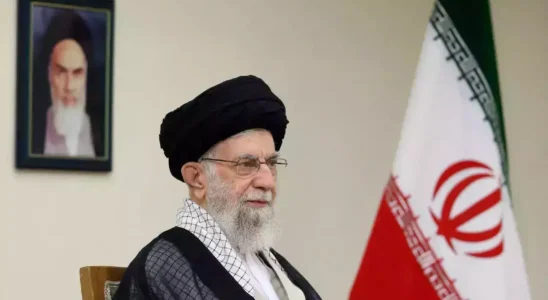 Irans oberster Fuehrer Ayatollah Ali Khamenei sagt mutmassliche Vergiftungen seien.webp